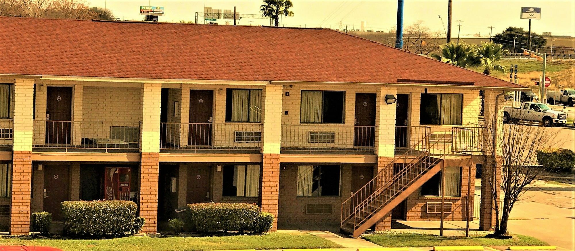 Hometowne Studios By Red Roof San Antonio E - Frost Bank Center المظهر الخارجي الصورة